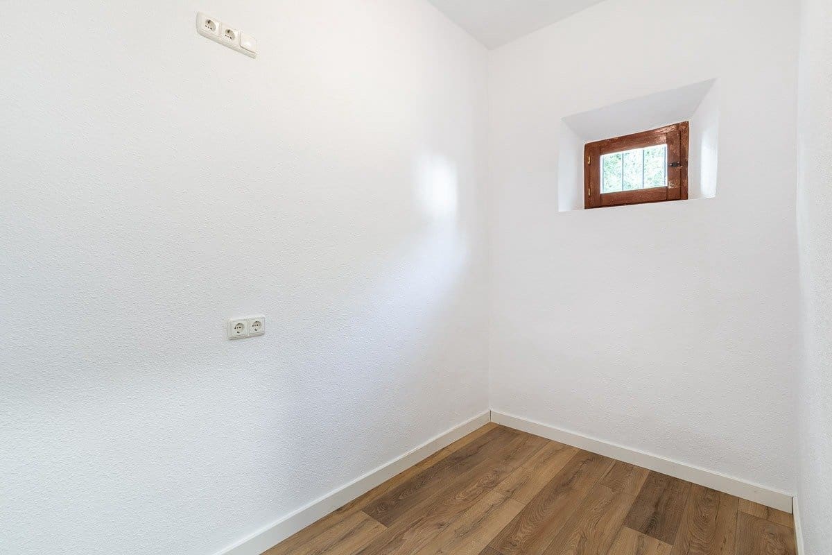 5 soveværelse Villa til salg i Granada by med swimmingpool garage - € 975.000 (Ref: 7344751)