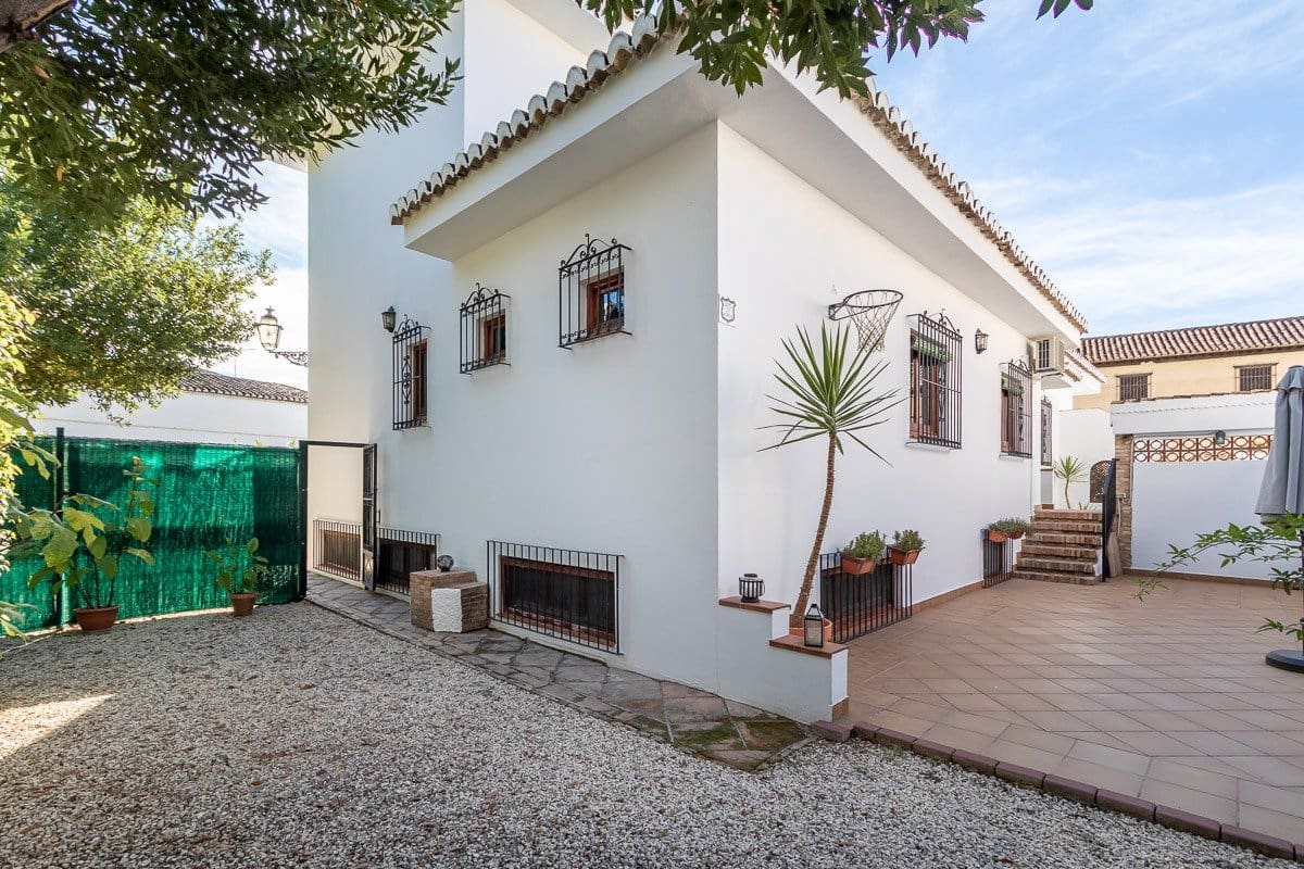 5 soveværelse Villa til salg i Granada by med swimmingpool garage - € 975.000 (Ref: 7344751)