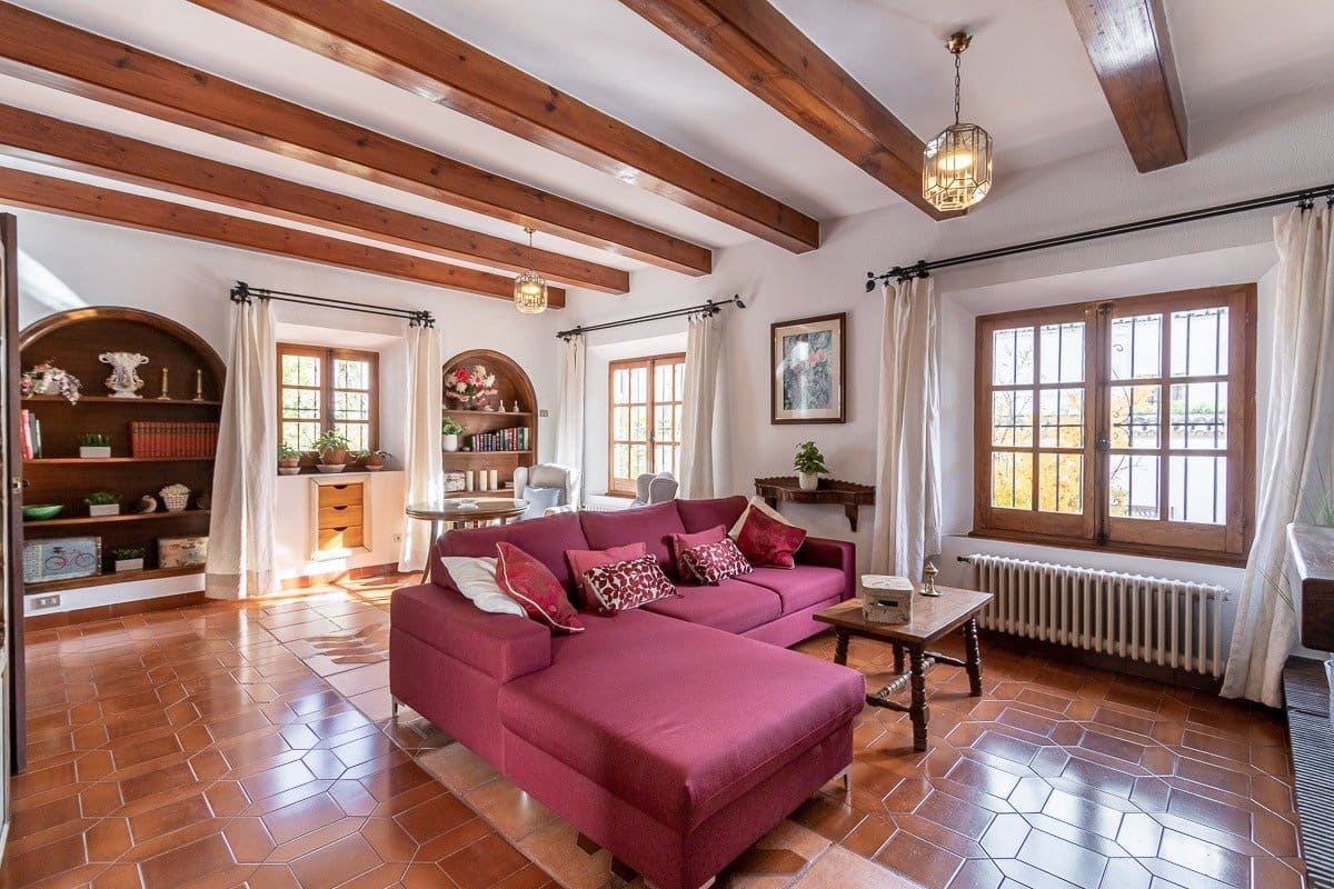 5 soveværelse Villa til salg i Granada by med swimmingpool garage - € 975.000 (Ref: 7344751)