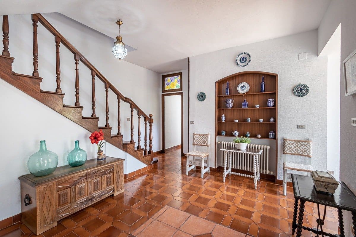 5 soveværelse Villa til salg i Granada by med swimmingpool garage - € 975.000 (Ref: 7344751)