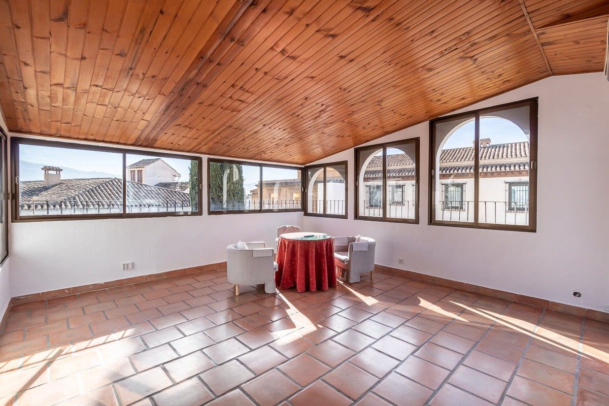 5 soveværelse Villa til salg i Granada by med swimmingpool garage - € 975.000 (Ref: 7344751)