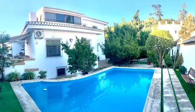 5 soveværelse Villa til salg i Granada by med swimmingpool garage - € 975.000 (Ref: 7344751)