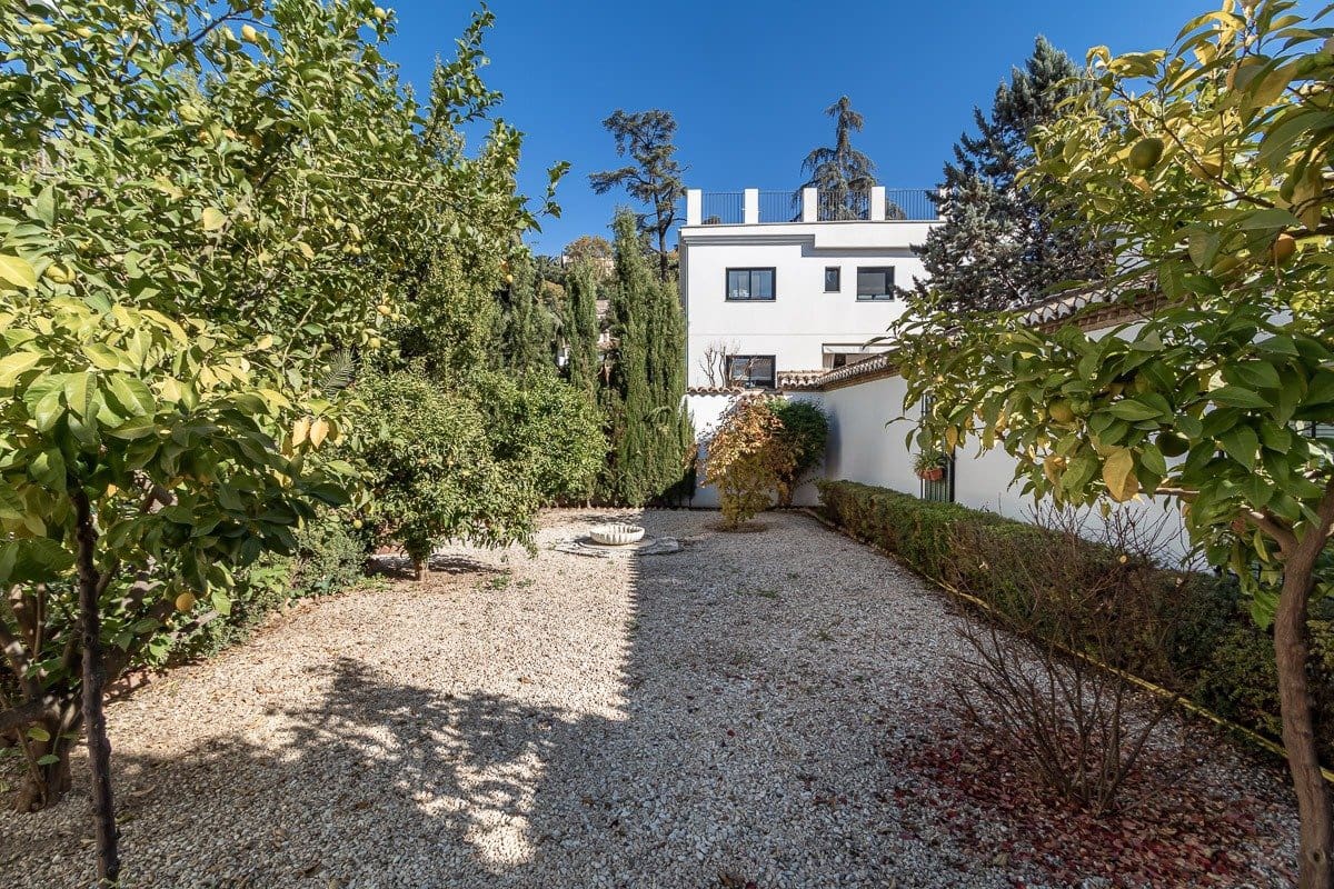 5 soveværelse Villa til salg i Granada by med swimmingpool garage - € 975.000 (Ref: 7344751)