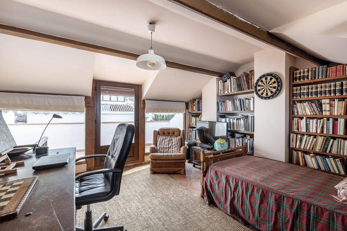 3 makuuhuone Rivitalo myytävänä paikassa Granada kaupunki mukana uima-altaan 
autotalli - 315 000 € (Ref: 7410291)