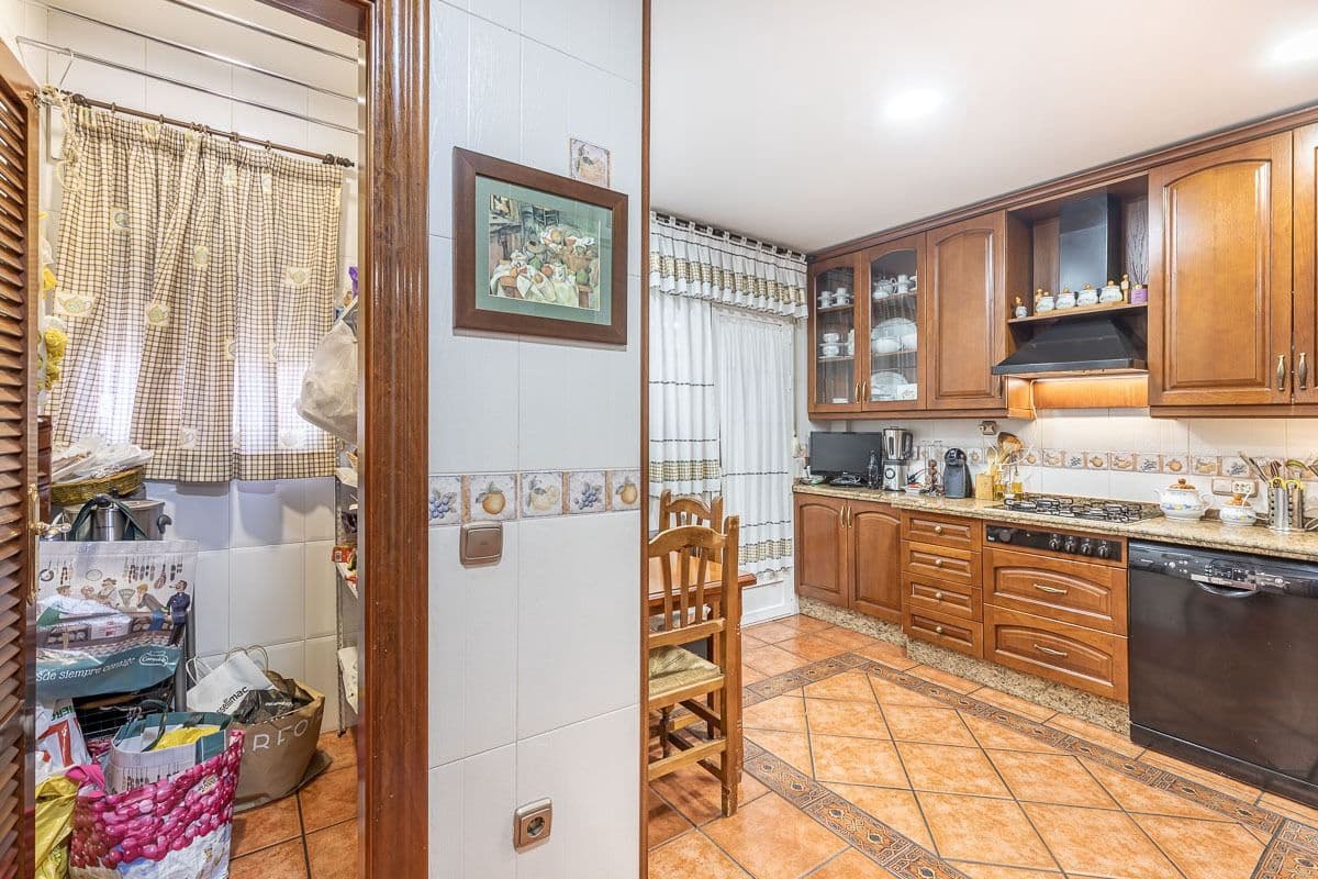 4 Zimmer Haus zu verkaufen in Las Gabias mit Garage - 179.000 € (Ref: 7451193)