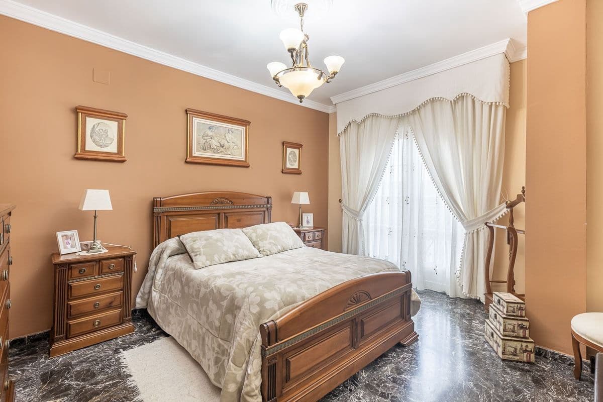 4 Zimmer Haus zu verkaufen in Las Gabias mit Garage - 179.000 € (Ref: 7451193)