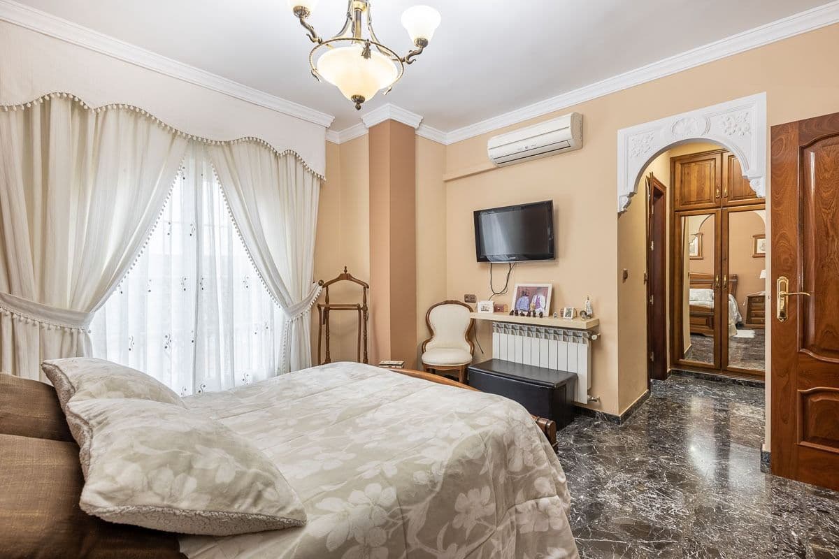 4 Zimmer Haus zu verkaufen in Las Gabias mit Garage - 179.000 € (Ref: 7451193)