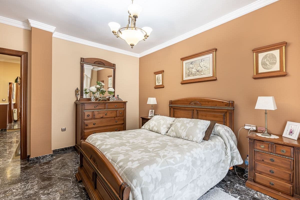 4 Zimmer Haus zu verkaufen in Las Gabias mit Garage - 179.000 € (Ref: 7451193)