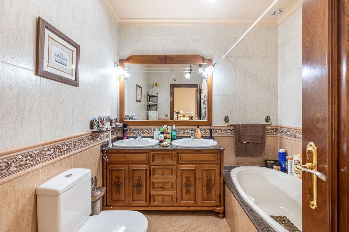 4 Zimmer Haus zu verkaufen in Las Gabias mit Garage - 179.000 € (Ref: 7451193)