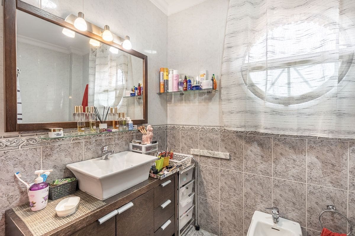4 Zimmer Haus zu verkaufen in Las Gabias mit Garage - 179.000 € (Ref: 7451193)