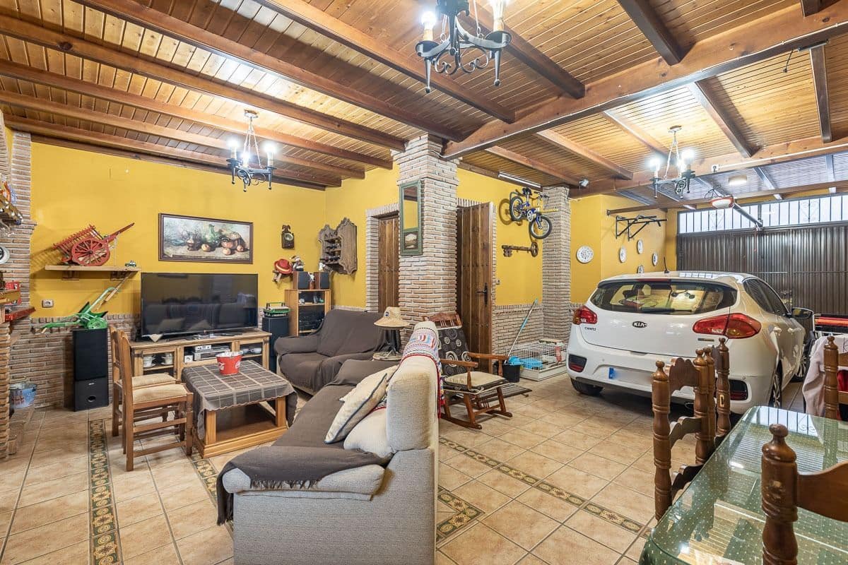 4 Zimmer Haus zu verkaufen in Las Gabias mit Garage - 179.000 € (Ref: 7451193)