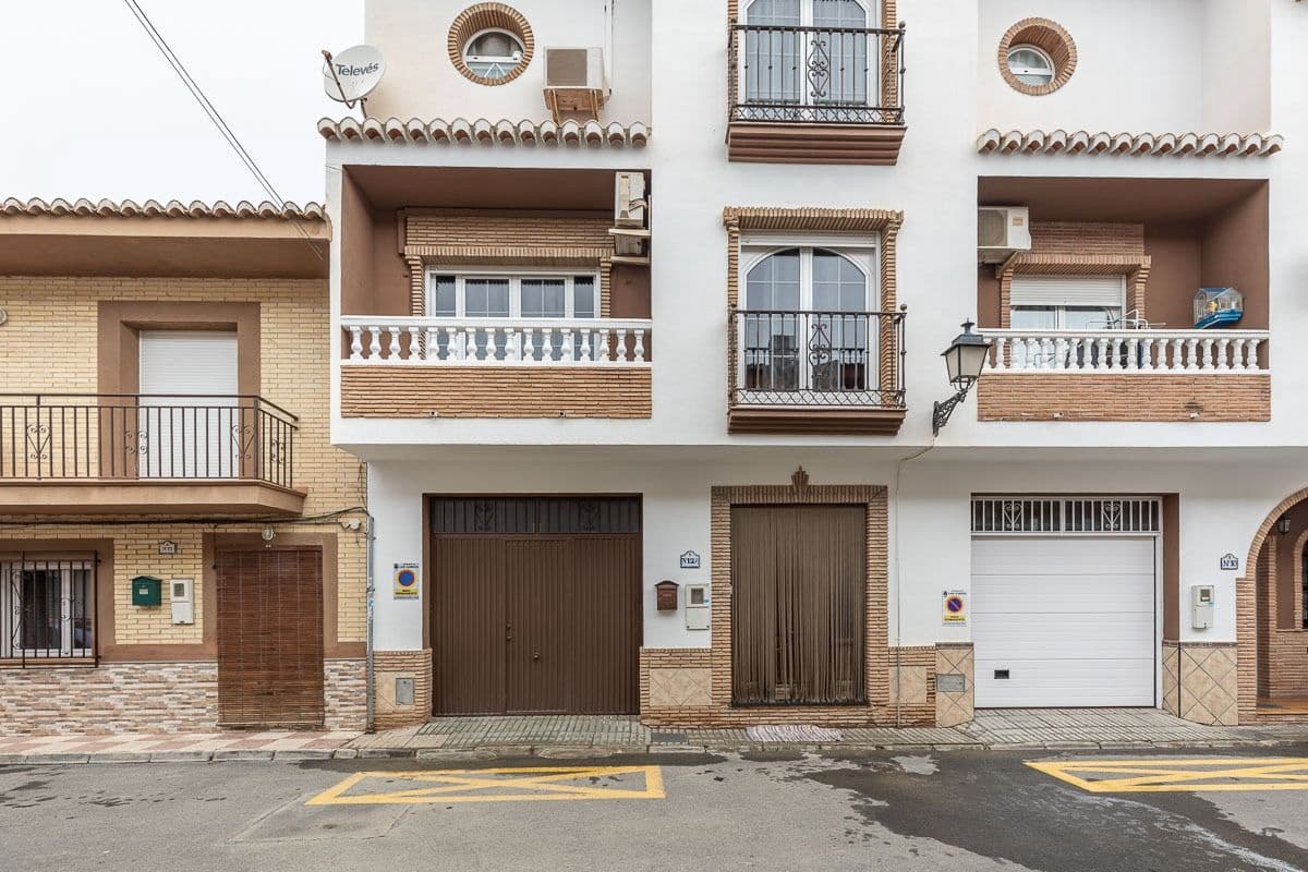 4 Zimmer Haus zu verkaufen in Las Gabias mit Garage - 179.000 € (Ref: 7451193)