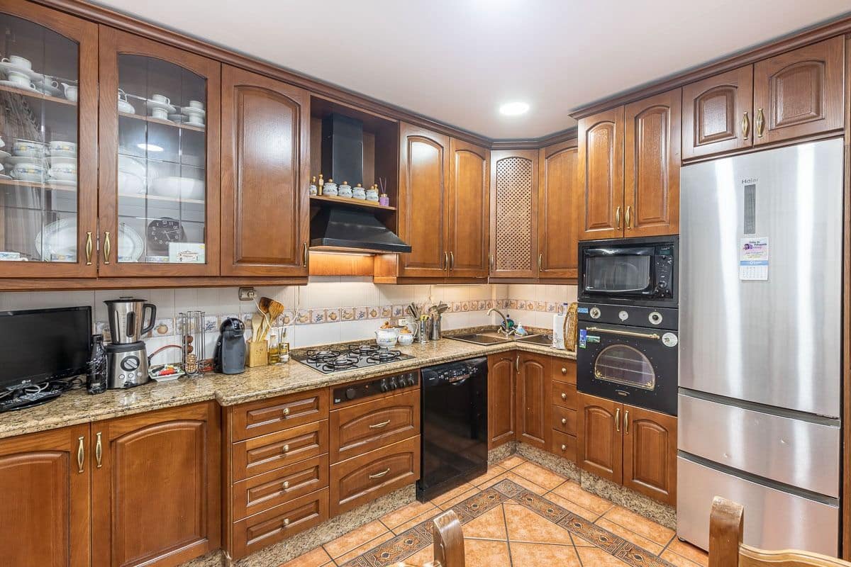 4 Zimmer Haus zu verkaufen in Las Gabias mit Garage - 179.000 € (Ref: 7451193)