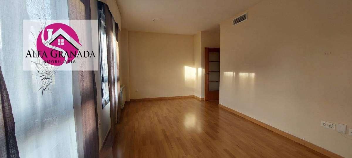 2 soverom Leilighet til leie i Granada by med svømmebasseng - € 900 (Ref: 7887685)