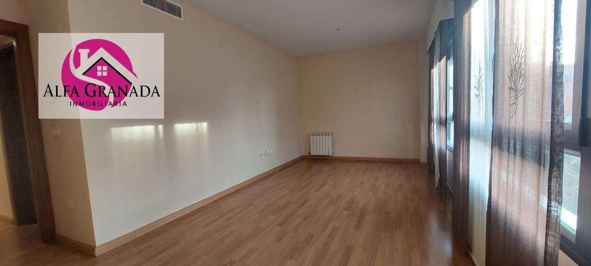 2 soverom Leilighet til leie i Granada by med svømmebasseng - € 900 (Ref: 7887685)