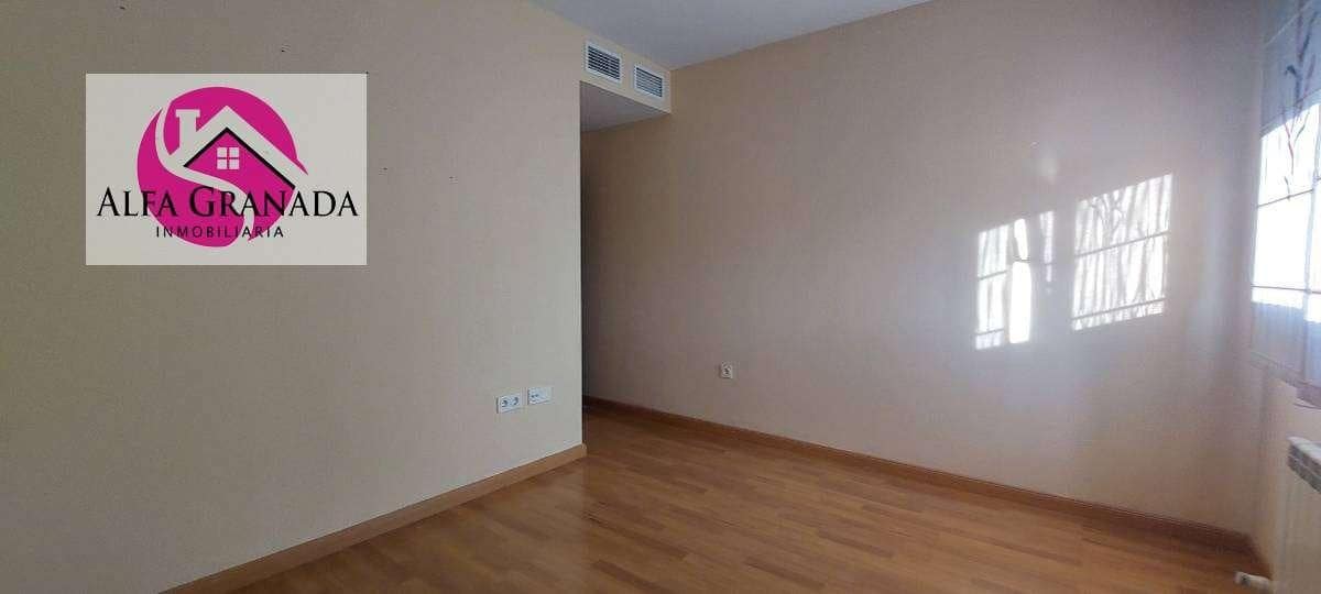 2 soverom Leilighet til leie i Granada by med svømmebasseng - € 900 (Ref: 7887685)