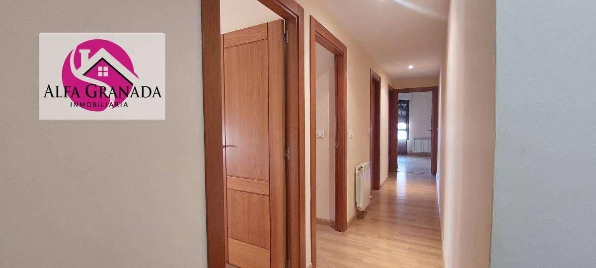 2 soverom Leilighet til leie i Granada by med svømmebasseng - € 900 (Ref: 7887685)