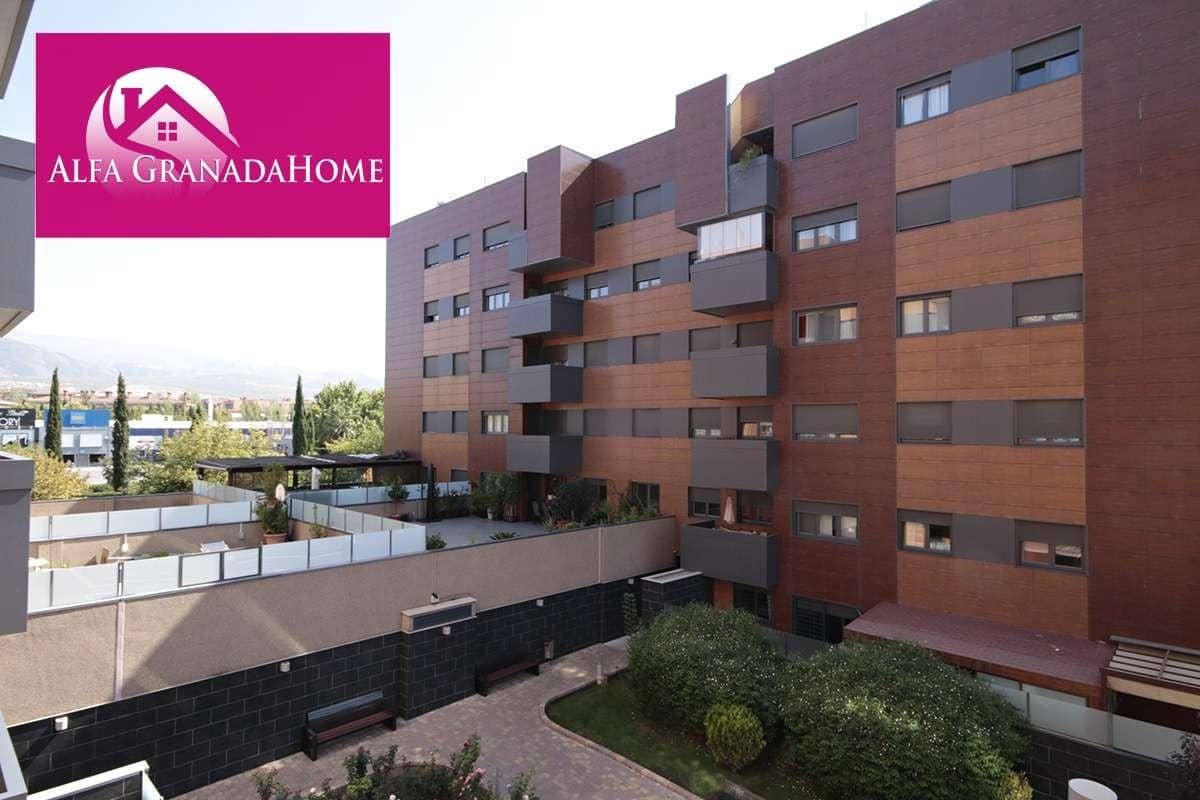 2 soverom Leilighet til leie i Granada by med svømmebasseng - € 900 (Ref: 7887685)