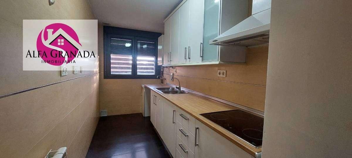 2 soverom Leilighet til leie i Granada by med svømmebasseng - € 900 (Ref: 7887685)