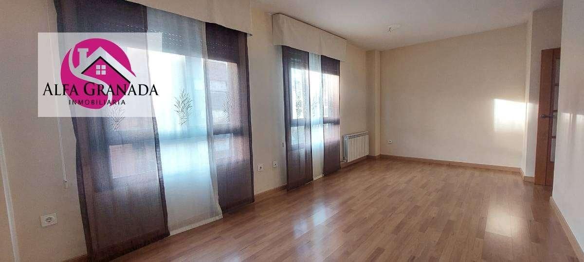 2 soverom Leilighet til leie i Granada by med svømmebasseng - € 900 (Ref: 7887685)