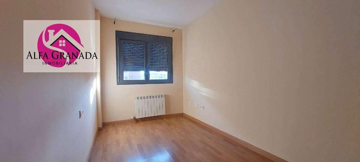 2 soverom Leilighet til leie i Granada by med svømmebasseng - € 900 (Ref: 7887685)