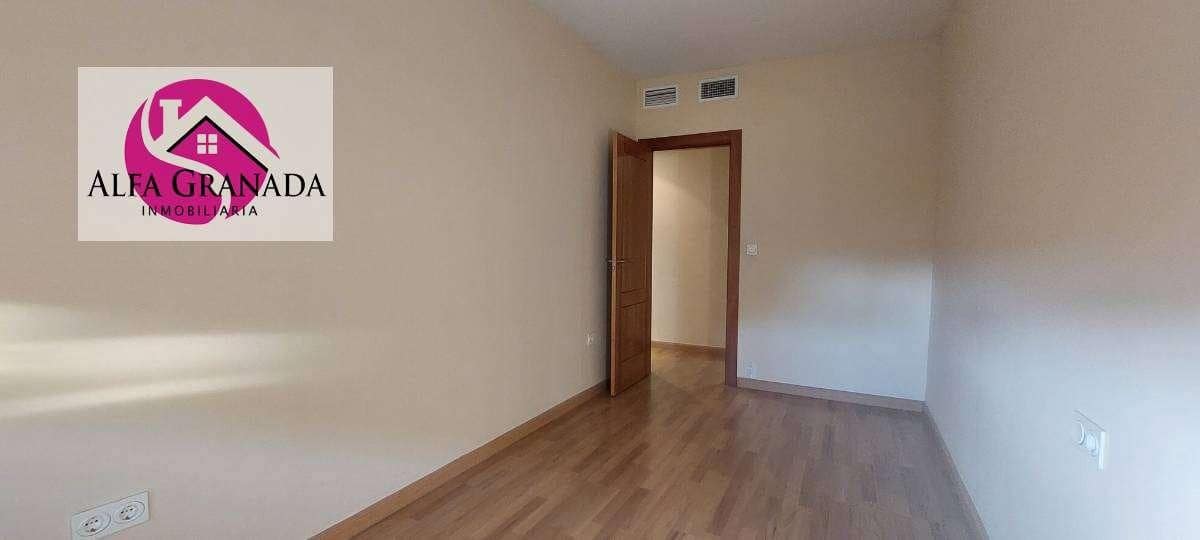 2 soverom Leilighet til leie i Granada by med svømmebasseng - € 900 (Ref: 7887685)