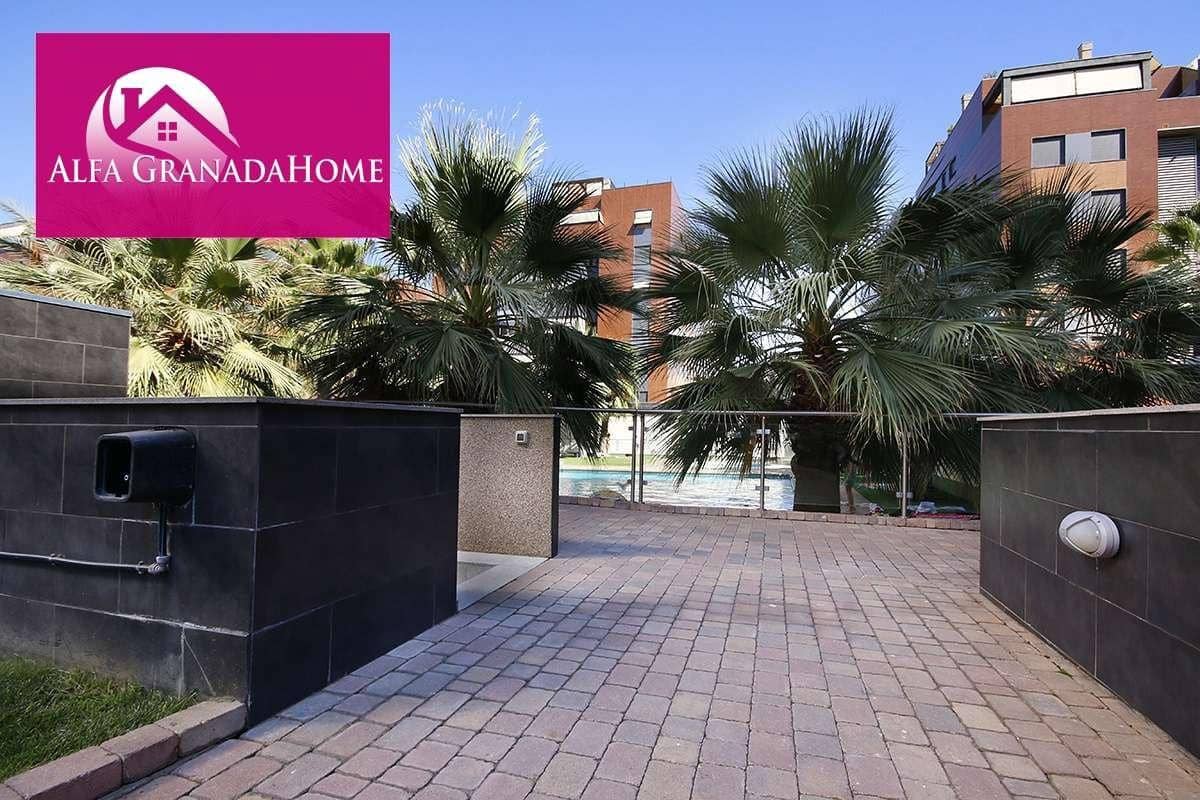 2 soverom Leilighet til leie i Granada by med svømmebasseng - € 900 (Ref: 7887685)