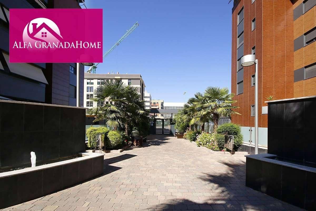 2 soverom Leilighet til leie i Granada by med svømmebasseng - € 900 (Ref: 7887685)