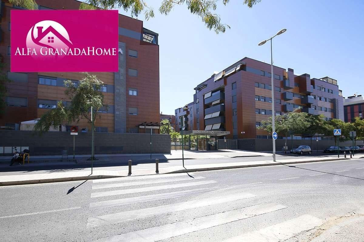 2 soverom Leilighet til leie i Granada by med svømmebasseng - € 900 (Ref: 7887685)