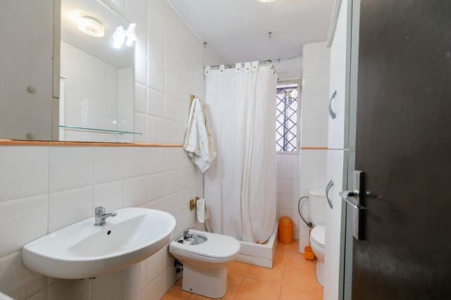 7 soveværelse Byhus til salg i Granada by med garage - € 695.000 (Ref: 8109375)