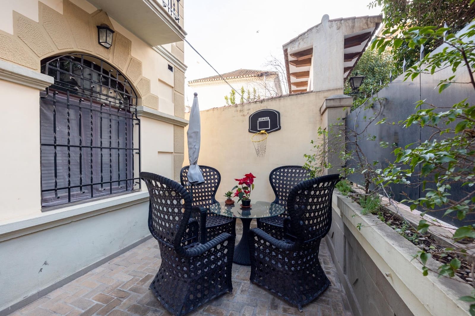 16 slaapkamer Villa te koop in Granada stad met zwembad - € 1.100.000 (Ref: 8155241)