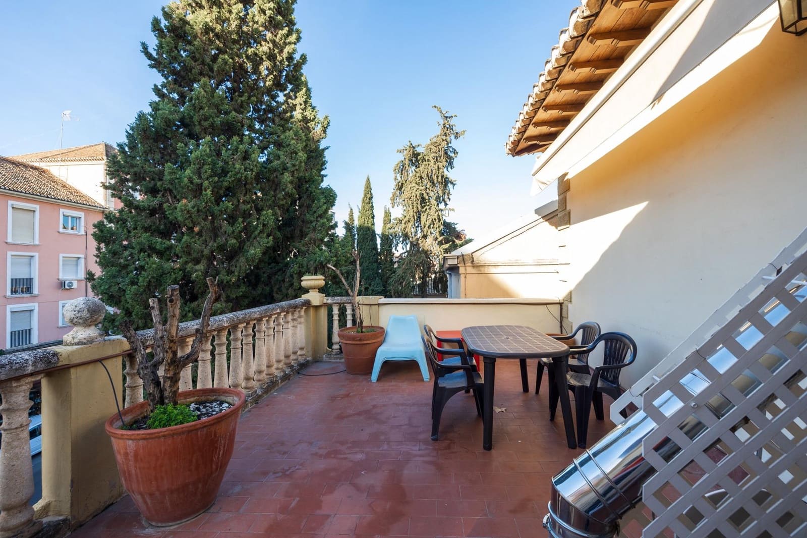 16 slaapkamer Villa te koop in Granada stad met zwembad - € 1.100.000 (Ref: 8155241)