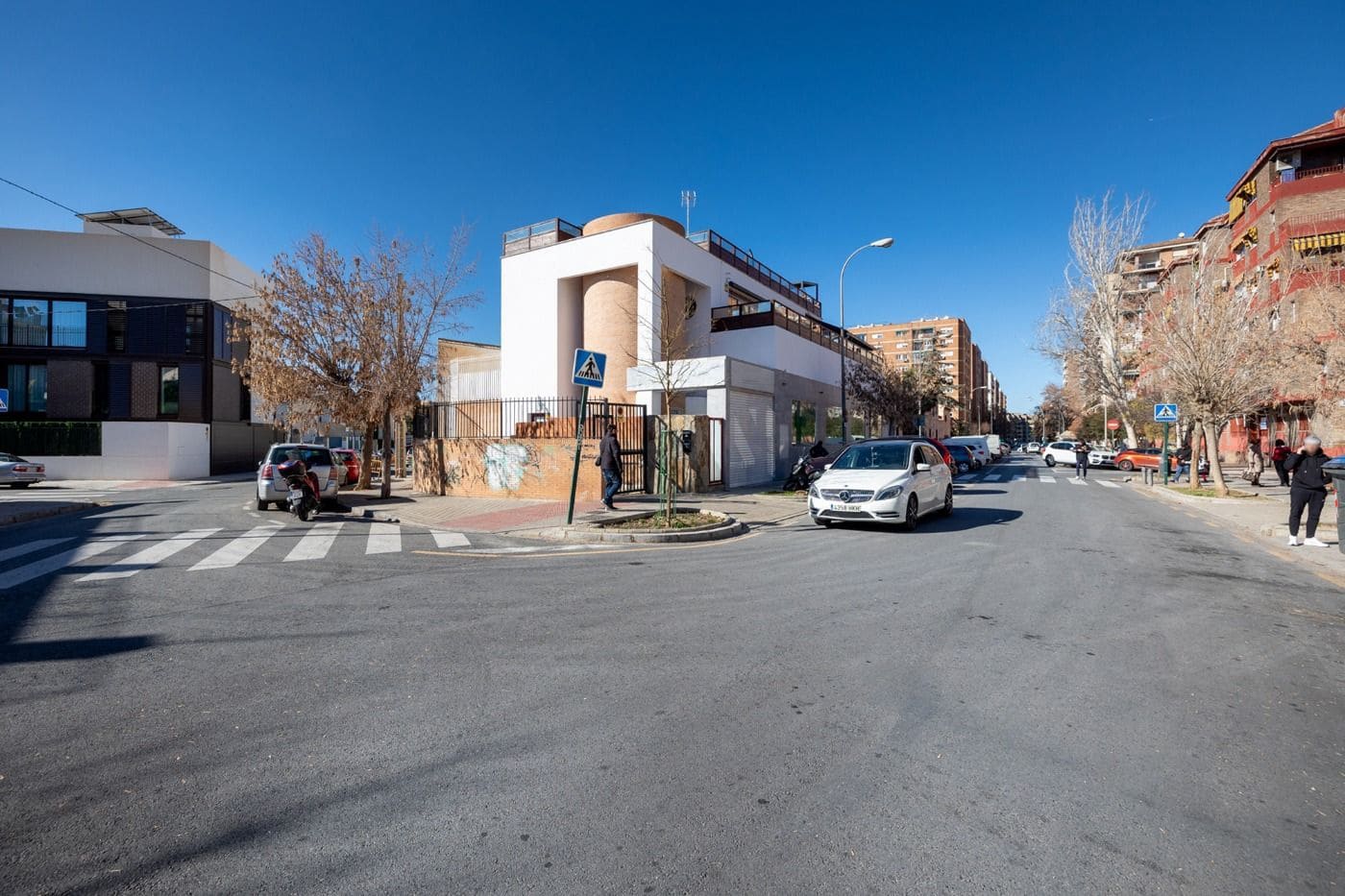 Commercial for sale in Granada city with garage - € 600,000 (Ref: 8206909)