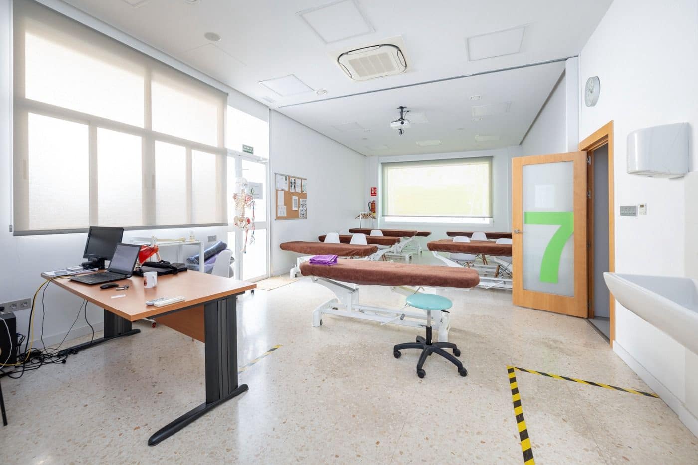 Commercial for sale in Granada city with garage - € 600,000 (Ref: 8206909)