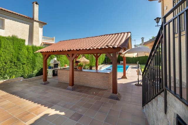 3 soveværelse Villa til salg i Otura med swimmingpool garage - € 370.000 (Ref: 8419441)