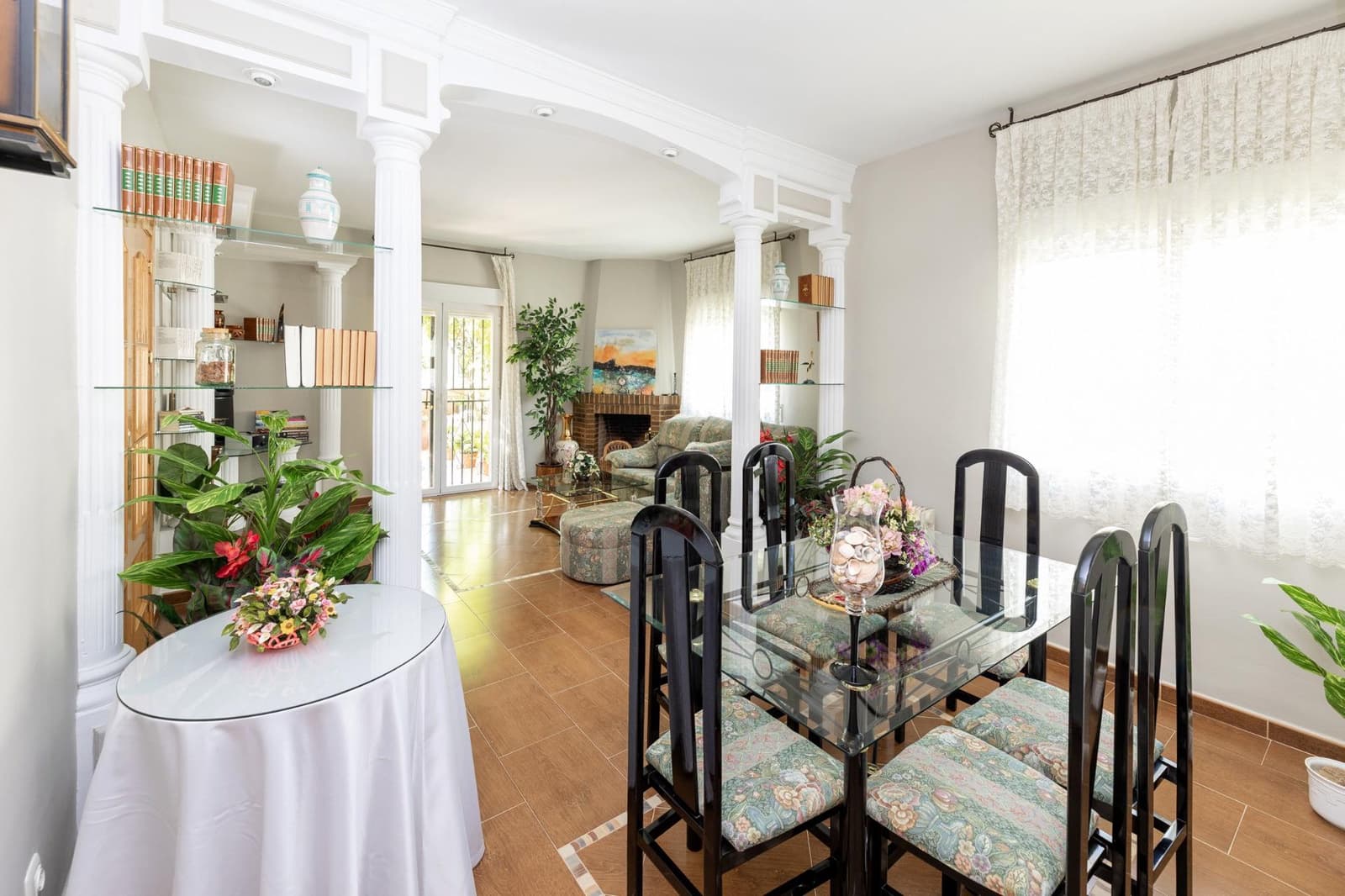 3 sypialnia Willa na sprzedaż w Otura z basenem garażem - 370 000 € (Ref: 8419441)