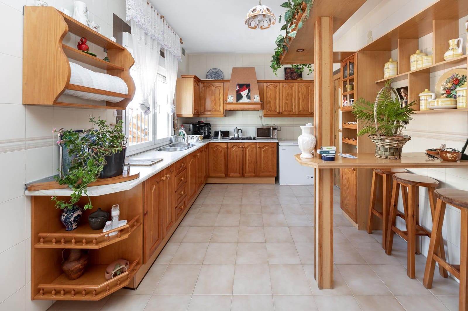 3 sypialnia Willa na sprzedaż w Otura z basenem garażem - 370 000 € (Ref: 8419441)