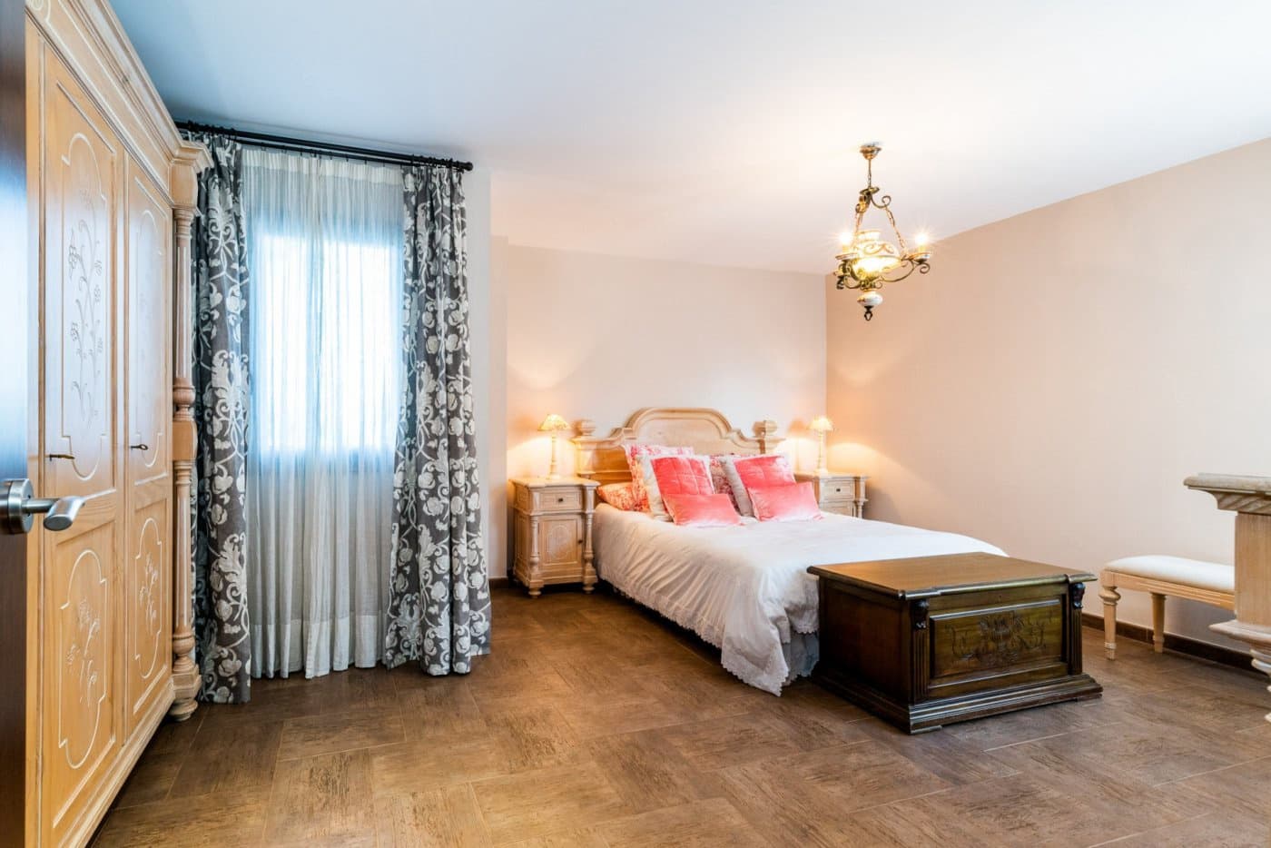 5 soveværelse Villa til salg i Albolote med garage - € 1.800.000 (Ref: 8434359)