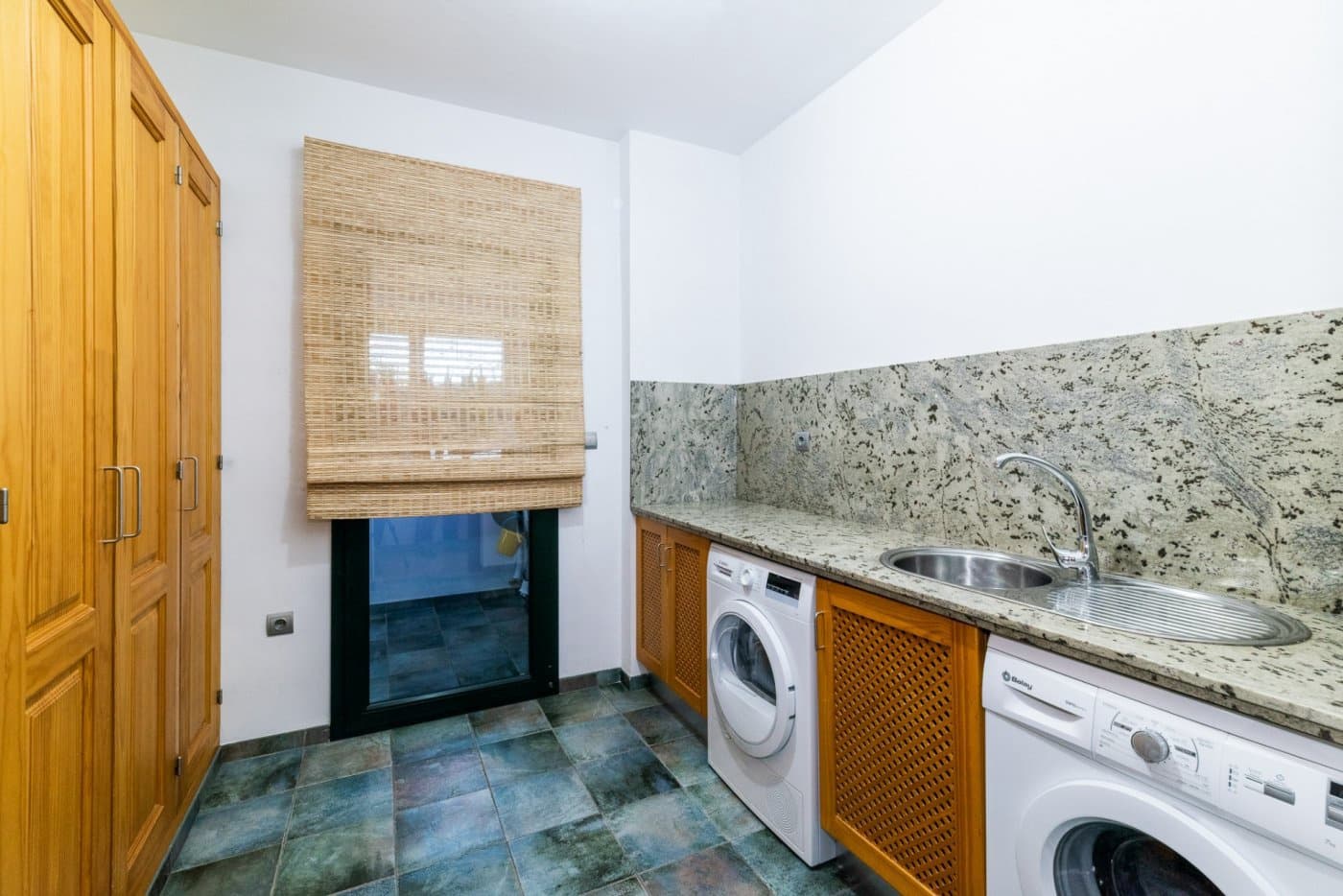 5 soveværelse Villa til salg i Albolote med garage - € 1.800.000 (Ref: 8434359)