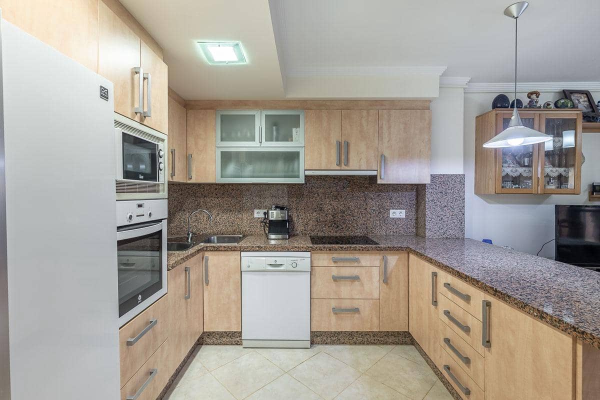 4 soveværelse Rækkehus til salg i Salobrena med swimmingpool garage - € 475.000 (Ref: 8434372)