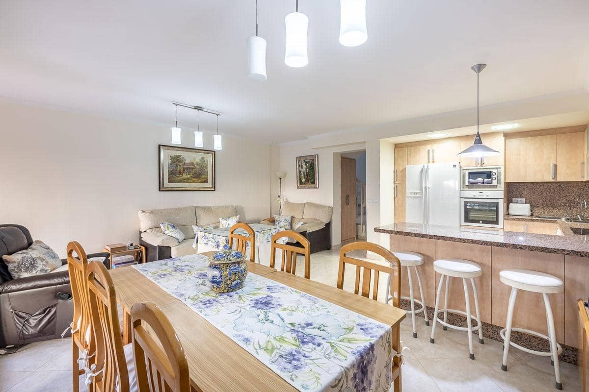 4 soveværelse Rækkehus til salg i Salobrena med swimmingpool garage - € 475.000 (Ref: 8434372)