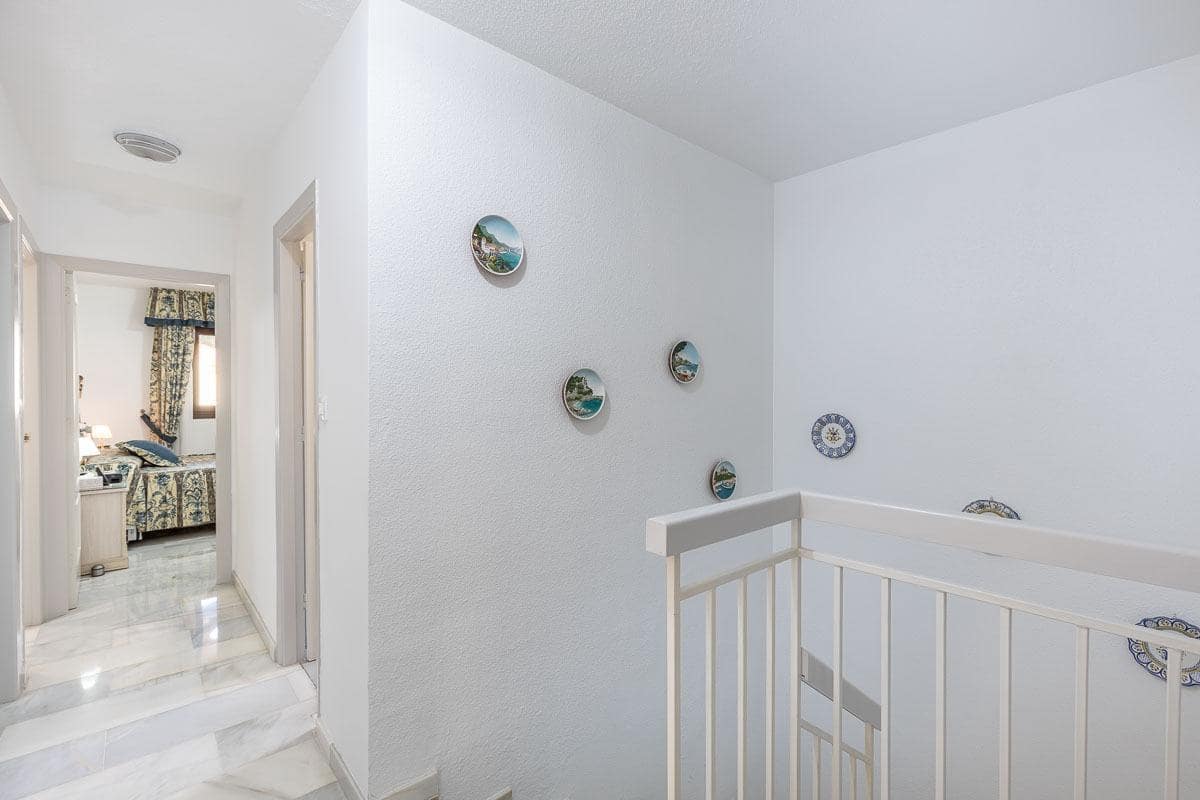 4 soveværelse Rækkehus til salg i Salobrena med swimmingpool garage - € 475.000 (Ref: 8434372)