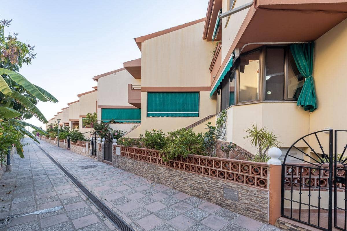 4 soveværelse Rækkehus til salg i Salobrena med swimmingpool garage - € 475.000 (Ref: 8434372)