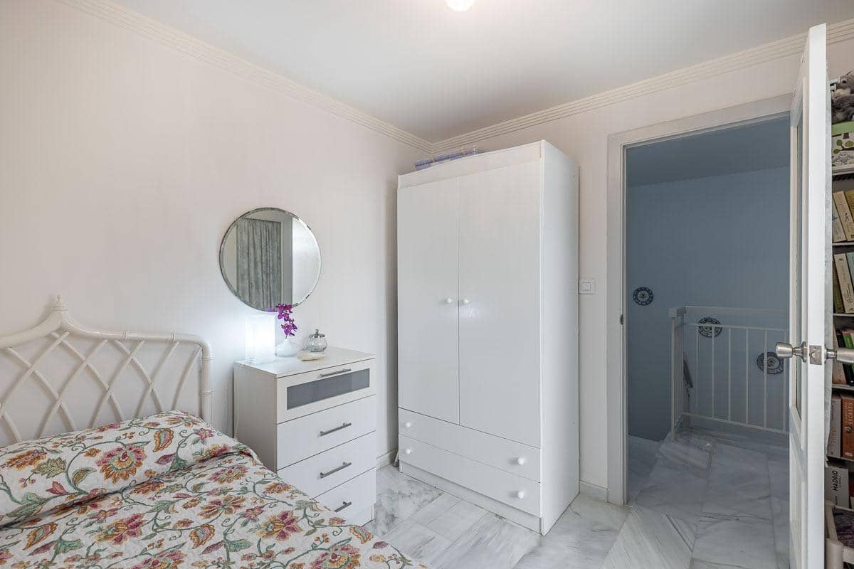 4 soveværelse Rækkehus til salg i Salobrena med swimmingpool garage - € 475.000 (Ref: 8434372)