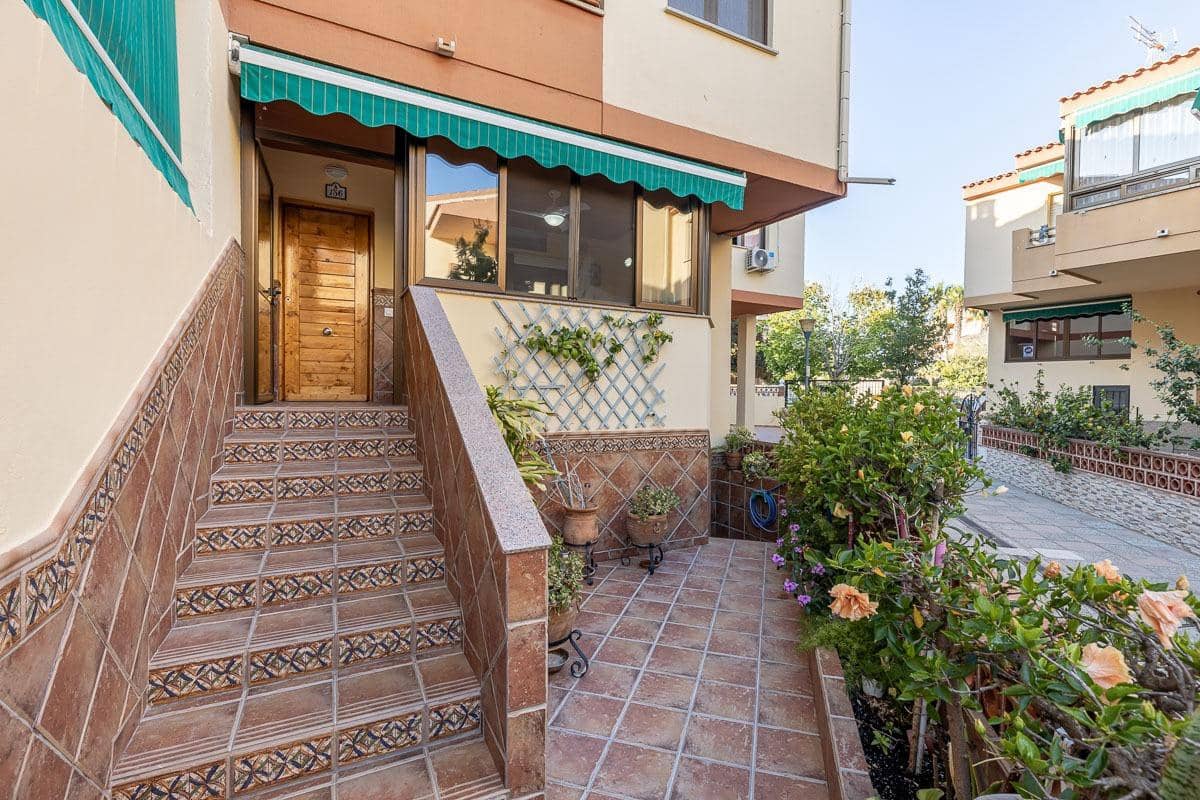 4 soveværelse Rækkehus til salg i Salobrena med swimmingpool garage - € 475.000 (Ref: 8434372)