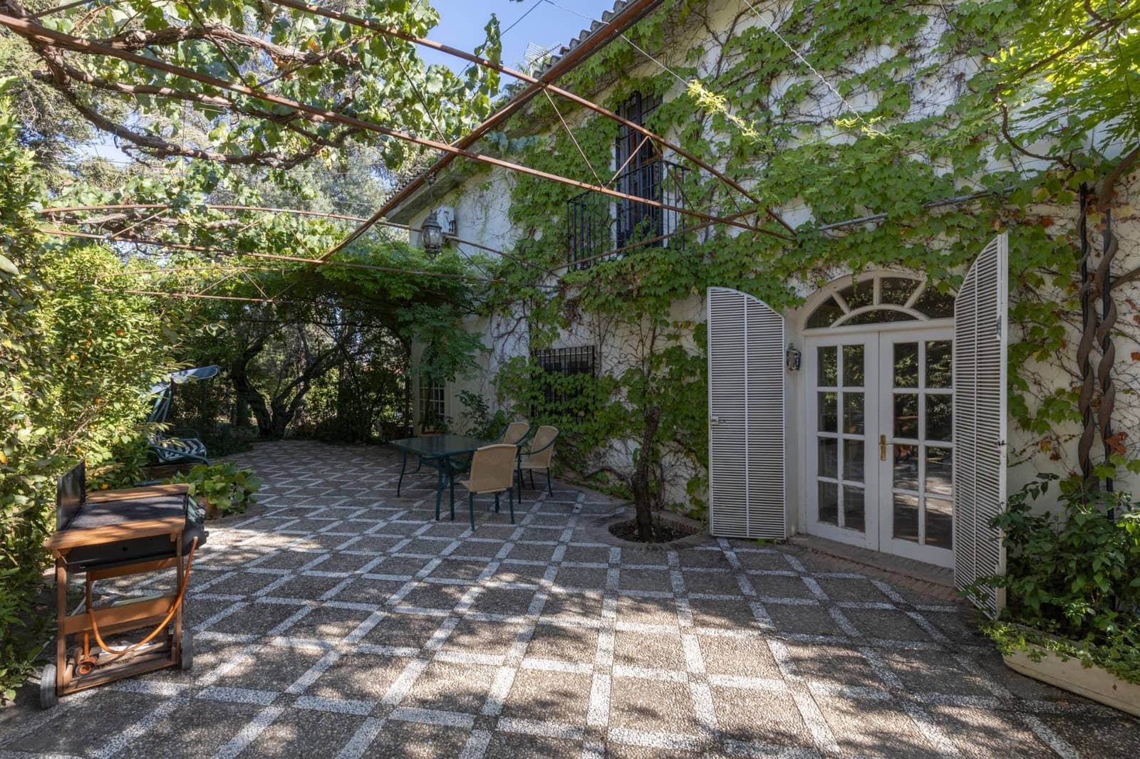 4 soveværelse Villa til salg i Albolote med swimmingpool garage - € 560.000 (Ref: 8531946)