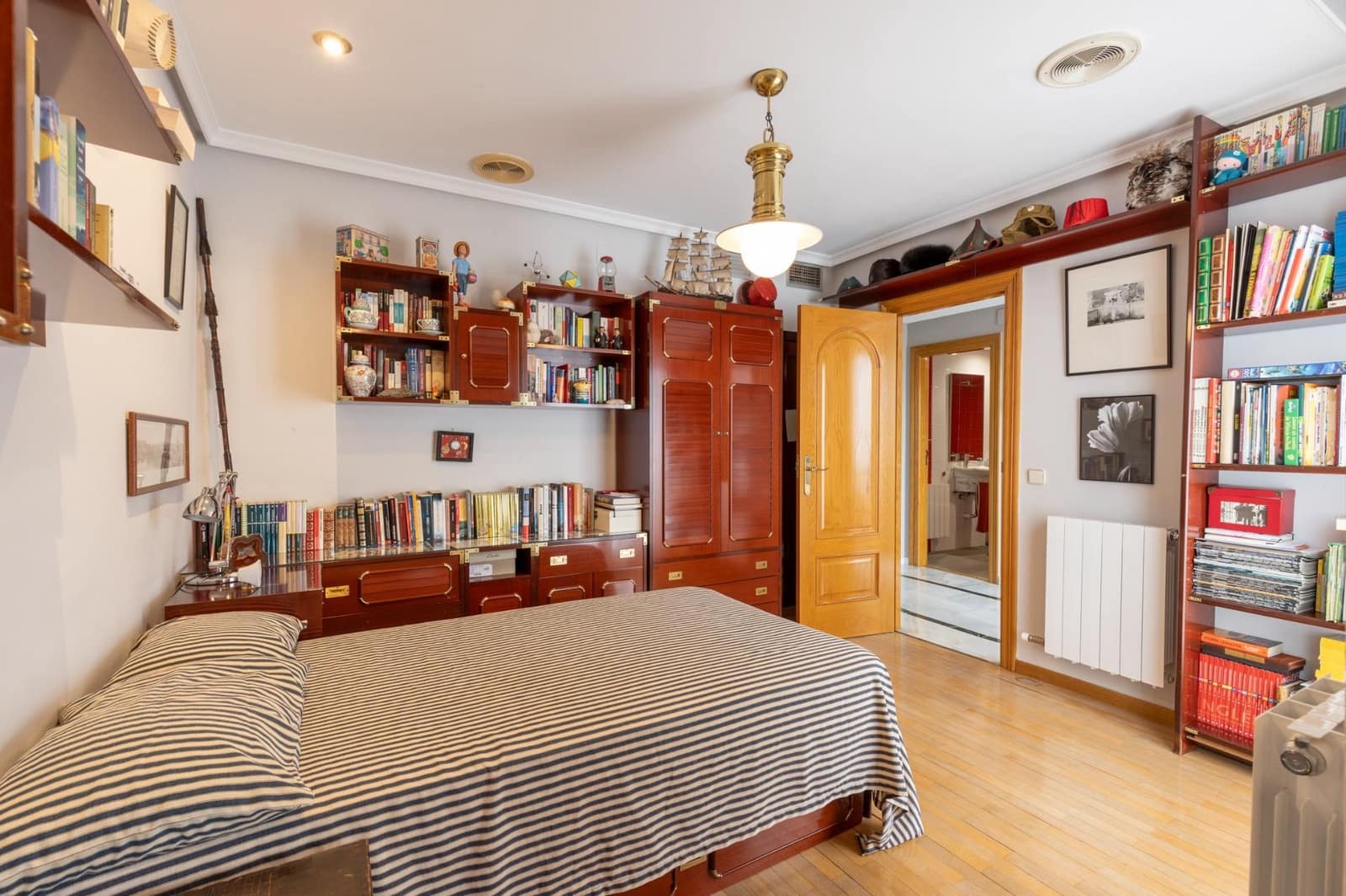 5 soveværelse Villa til salg i Granada by med swimmingpool garage - € 890.000 (Ref: 8582247)