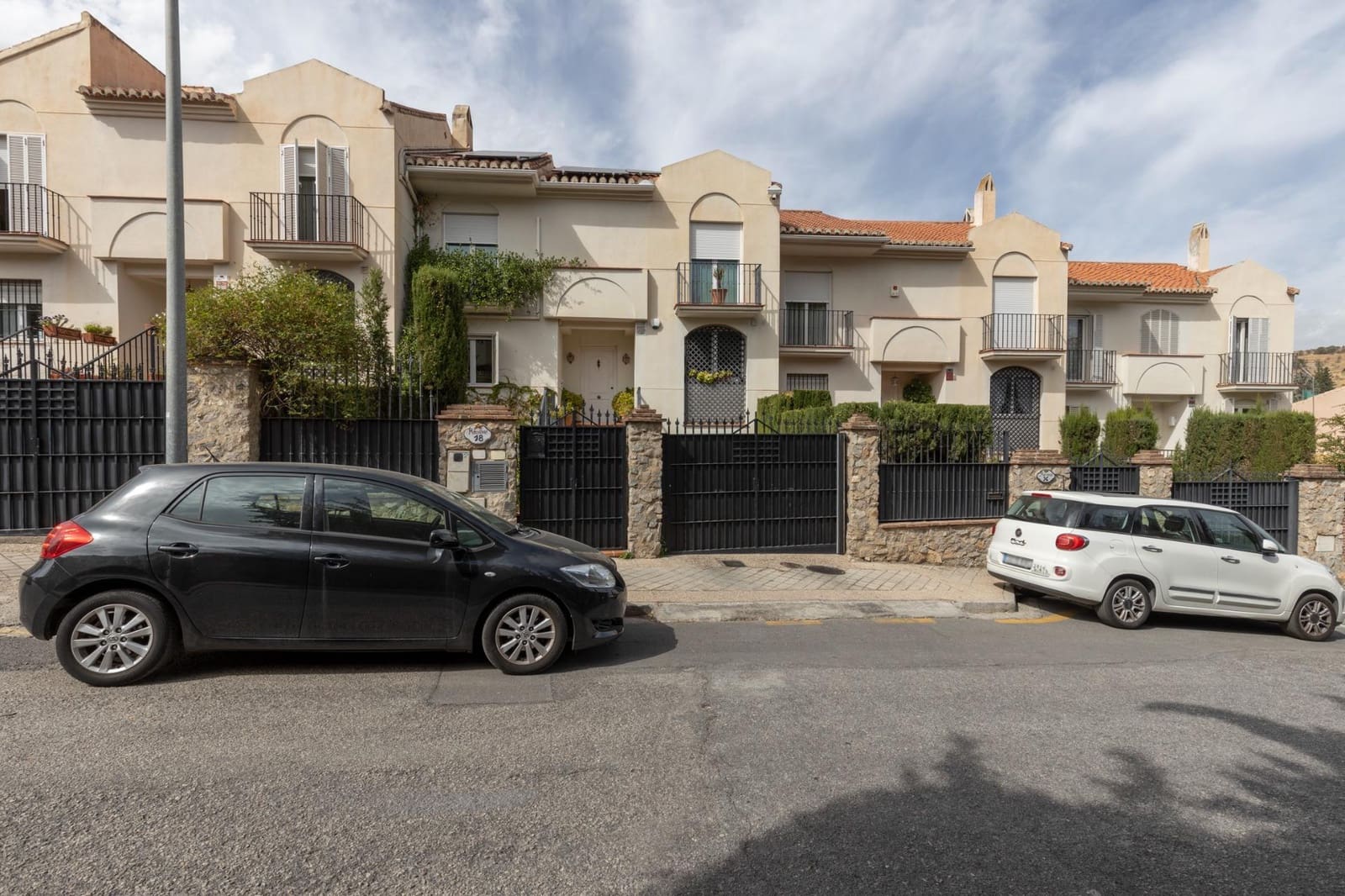 5 soveværelse Villa til salg i Granada by med swimmingpool garage - € 890.000 (Ref: 8582247)