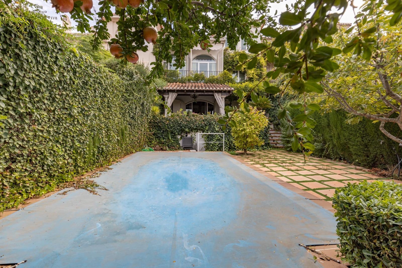 5 soveværelse Villa til salg i Granada by med swimmingpool garage - € 890.000 (Ref: 8582247)