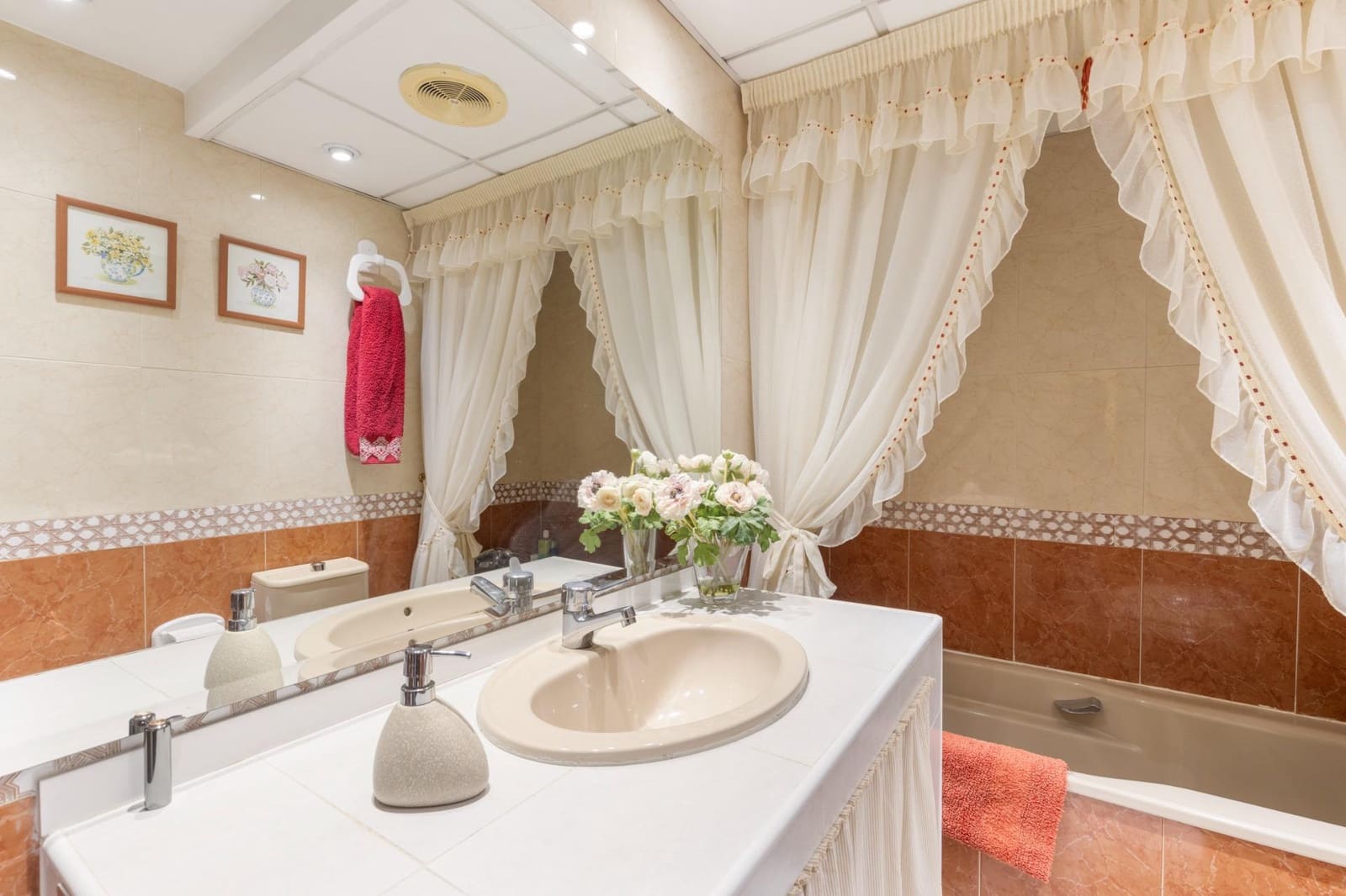 5 soveværelse Villa til salg i Granada by med swimmingpool garage - € 890.000 (Ref: 8582247)